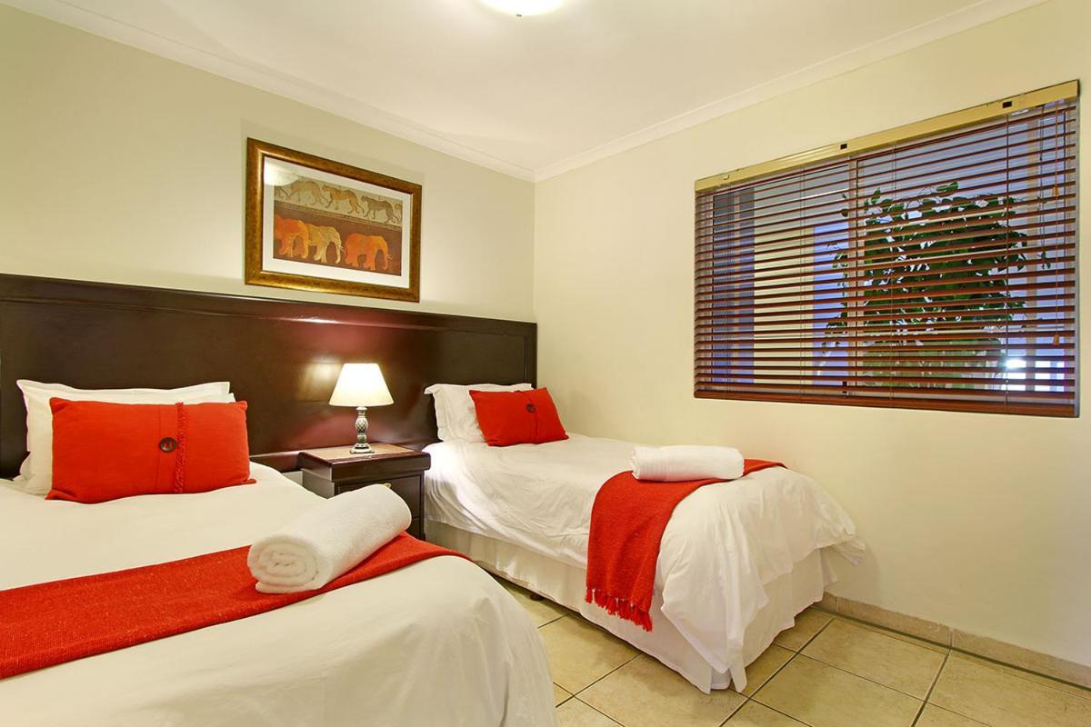 Ocean View C602 By Hostagents Apartment Bloubergstrand Exterior photo