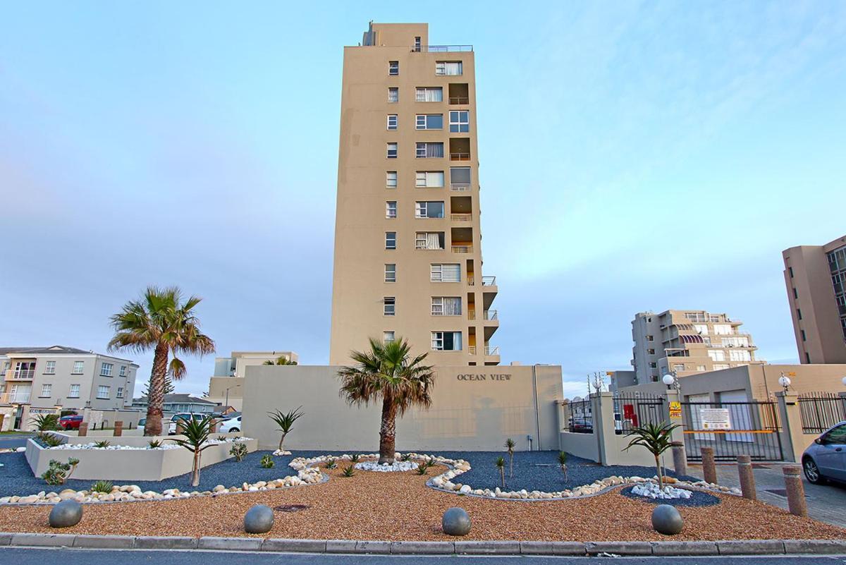 Ocean View C602 By Hostagents Apartment Bloubergstrand Exterior photo